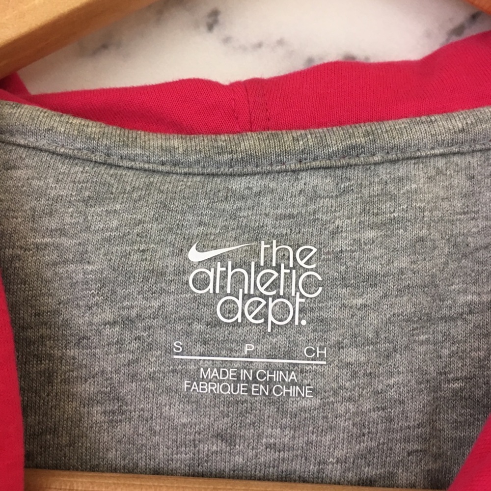 💕SOLD💕Nike Short Sleeve Athletic Hoodie - Picture 4 of 6